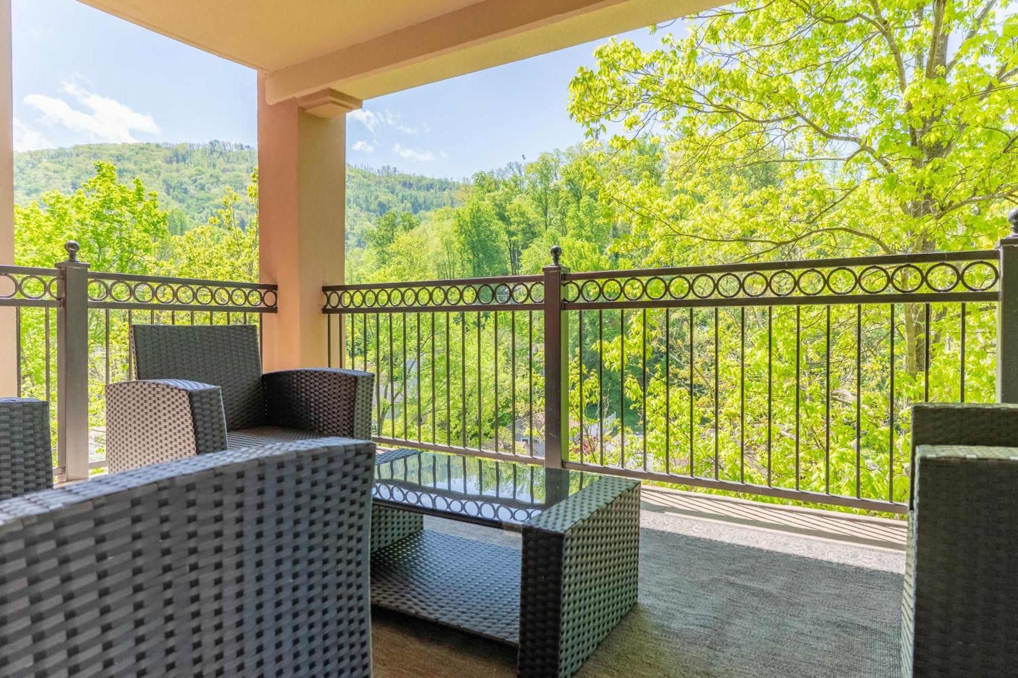 Luxurious Condo, Pool, Fireplace, Hiking Gatlinburg Exteriér fotografie